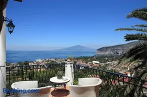 M Suites Sorrento - Image 2