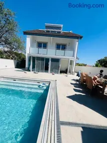 Beautiful house 25 mins from Geneva - Image 1