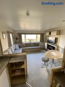 Modern & Homley 3BR Caravan - Image 1