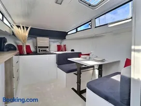 The Blue Boat - Image 3