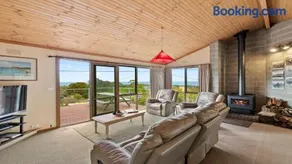 Spacious Home in Point Roadknight - Image 2