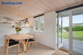Charming And Well-Kept Holiday Home With Sea Glimpse Near Ebeltoft - Image 4