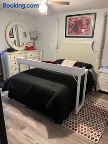 Jolly Accommodations & Suite-Sleeps 10 - Image 2