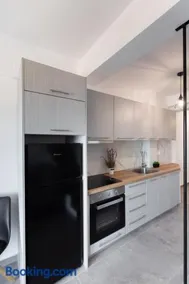 Sky View Maisonette - Shared Pool Access - Image 1