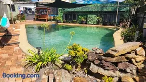 Engadine Guesthouse Retreat with Pool and Outback Bar - Image 2