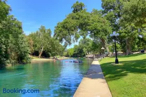 RRC A108 Cozy Comal River Haus - Image 1