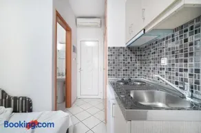 Melathron Rooms & Apartments - Image 4