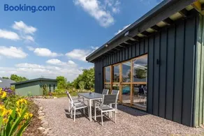 Mount Hillary Holiday Pods - Image 2