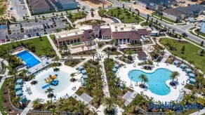 Solara Villa I 1 Minute Walk from Amenities - Image 4