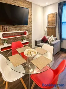 The Bromley's - Image 3