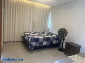 High-end house in a gated community With heated pool - Image 4
