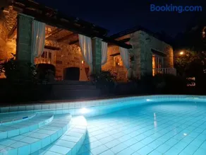 Rock House's Villa Melody - Image 3