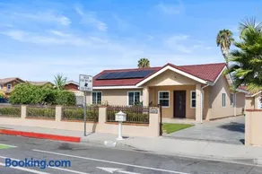 Beautiful 4-bedroom home, Comfortable, stylish and spacious - Image 3