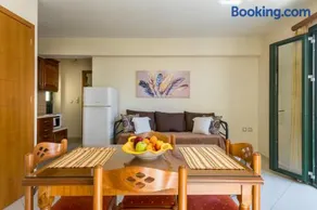 Chelmis Mary's Apartments - Image 2