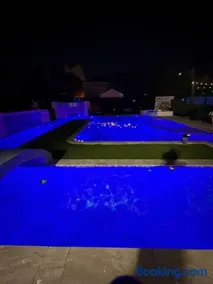 Blue Crawfish Boutique Hotel & Pool Bar - Image 3