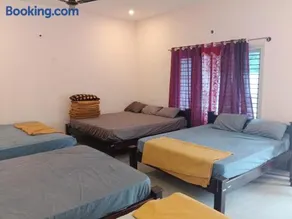 Giri Siri Hills View Homestay - Image 1