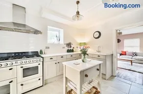 Idyllic Cornish House - Image 4