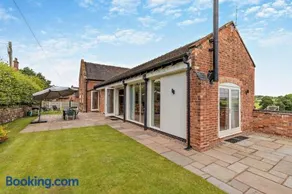 4 Bed in Slindon oc-t29883 - Image 1