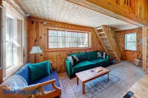 Cozy woodsy Cabin w/ a Deck, Firepit, Gas Grill, Free WiFi, & Full Kitchen - Image 3