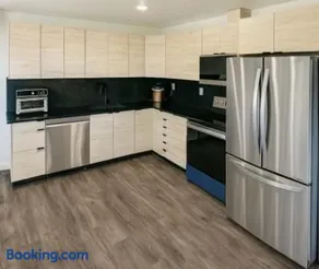 Mountain Views - Peaceful Retreat - 1BR suite - Image 3