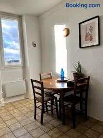 Jolie maison de village au calme avec terrasse - Image 2