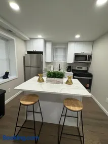 Brand new first floor studio in quiet neighborhood - Image 3