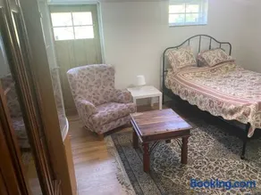 1 to 3 people in House - Image 2