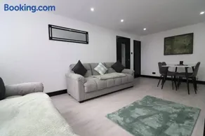 Stylish Stay in East Kilbride, Glasgow. - Image 2
