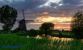 Mondriaanmolen, a real Windmill close to Amsterdam - Image 2