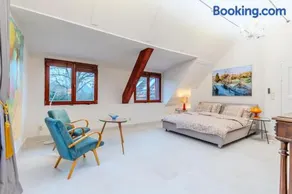 Jevany Four Bedroom Luxury Villa by the Lake with Infrasauna and Grill - Image 3