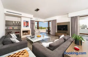 Red Oak Tree Villa - Image 5
