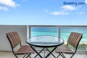 Castle 828 Oceanfront view with balcony, pool, tennis, beach access and free parking! - Image 3