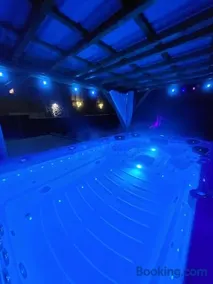 Le Cosy Lodge Départs Vélo Ski Alpe d'Huez 2 Alpes La Grave Détente Jacuzzi Piscine Sauna Bar Billard - Image 1