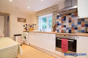 South Lodge - Image 2