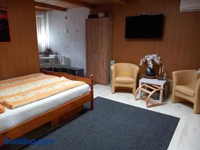 BpR P3 Lodge Apartment with A/C - Image 4