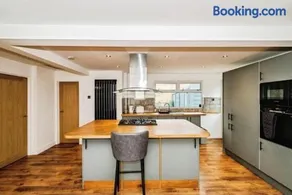 South Downs Retreat - Image 3