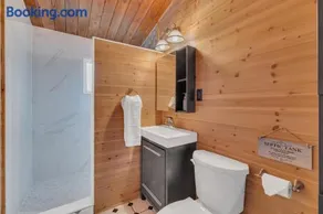 Captain JaC's Hideaway - Image 4