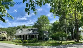 Country House on the Callicoon Creek - Image 1