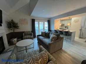 Newly Renovated Loft Villa at Norwich Spa with amenities, 3 minutes to Mohegan - Image 4