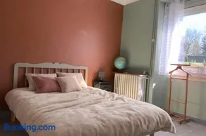 Chambre cosy avec salle de bain privée et piscine au calme - Image 3