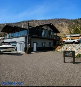 casa loma Okanagan Hideaway, Lake views & Outdoor Adventures - Image 4