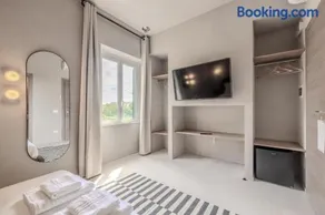 Fraioli En-Suite Rooms - Parking & Self Check-In - Image 3