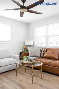 Newly Renovated Retreat 30mins to Downtown Indy - Image 2