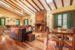 Peaceful 4BR Villa with Nature View - Image 2
