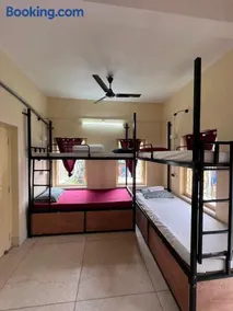 ROAMERS INN Backpackers Hostel - Image 2