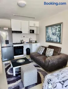 Umhlanga flat near Gateway mall - Image 2