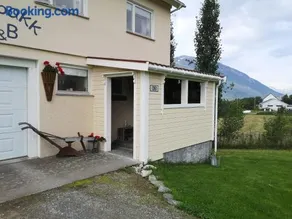 Elvebakk Bed & Breakfast - Image 2