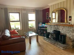 Homestay Large Ensuite Room - Image 4
