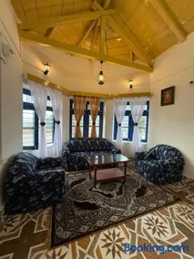 Highlander Cottage - Image 1