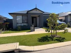 Large Home Accessible Spacious and Ready to Enjoy - Image 1